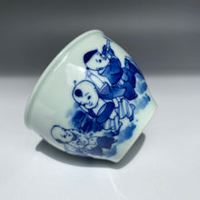 Load image into Gallery viewer, 90ml Qinghua Children Playing Instruments Fanggu Jingdezhen Porcelain Teacup,   仿古全手工青花童趣福寿杯