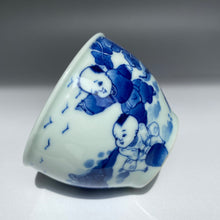 Load image into Gallery viewer, 90ml Qinghua Children Playing Instruments Fanggu Jingdezhen Porcelain Teacup,   仿古全手工青花童趣福寿杯