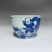 Load image into Gallery viewer, 90ml Qinghua Children Playing Instruments Fanggu Jingdezhen Porcelain Teacup,   仿古全手工青花童趣福寿杯