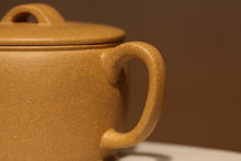 Load image into Gallery viewer, Huangjin Duan Hanwa Yixing Teapot 黄金段汉瓦 140ml