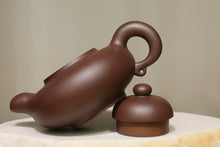 Load image into Gallery viewer, Fully Handmade Dicaoqing DaYun Yixing Teapot, 全手工底槽青大蕴, 220ml