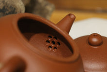 Load image into Gallery viewer, Small Zhuni Shuiping Yixing Teapot 朱泥小水平 100ml