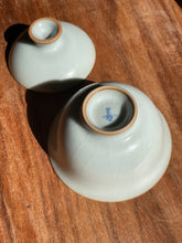 Load image into Gallery viewer, 80ml Little Moon White Ruyao Gaiwan, 汝窑月白小盖碗