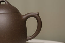 Load image into Gallery viewer, TianQingNi Qinquan Yixing Teapot, 天青泥秦权壶, 160ml