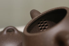 Load image into Gallery viewer, TianQingNi Qinquan Yixing Teapot, 天青泥秦权壶, 160ml