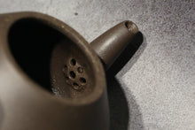 Load image into Gallery viewer, TianQingNi Pear Yixing Teapot, 天青泥梨型, 150ml