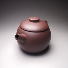 Load image into Gallery viewer, Dicaoqing Julunzhu Yixing Teapot, 底槽青巨轮珠, 150ml