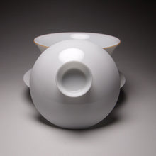 Load image into Gallery viewer, 120ml Medium Horseshoe Tianbai Jingdezhen Porcelain Gaiwan 甜白马蹄盖碗