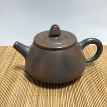 Load image into Gallery viewer, 170ml Nixing Teapot by Li Changquan
