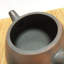 Load image into Gallery viewer, 170ml Nixing Teapot by Li Changquan