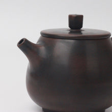 Load image into Gallery viewer, 220ml Futong Nixing Teapot by Huang Likang
