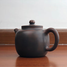 Load image into Gallery viewer, 290ml Mulan Nixing Teapot by Zhou Yujiao