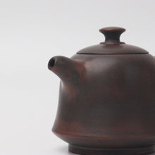 Load image into Gallery viewer, 95ml Zizhong Nixing Teapot by Zhou Yujiao