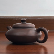 Load image into Gallery viewer, 120ml Hehuan Teapot by Li Wenqiong