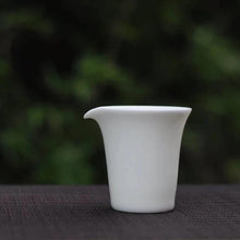 Load image into Gallery viewer, Wide Mouth Tianbaiyou Jingdezhen Porcelain Fair Cup 甜白釉陶瓷公道杯