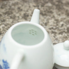 Load image into Gallery viewer, 200ml Qinghua Blue and White Painted Jingdezhen Porcelain Teapot