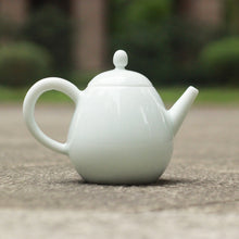 Load image into Gallery viewer, 200ml Qinghua Blue and White Painted Jingdezhen Porcelain Teapot