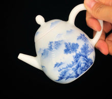 Load image into Gallery viewer, 200ml Qinghua Blue and White Painted Jingdezhen Porcelain Teapot