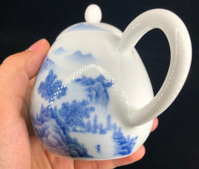Load image into Gallery viewer, 200ml Qinghua Blue and White Painted Jingdezhen Porcelain Teapot
