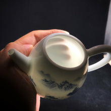 Load image into Gallery viewer, 200ml Qinghua Blue and White Painted Jingdezhen Porcelain Teapot