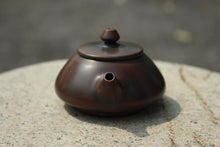 Load image into Gallery viewer, 80ml Shipiao Nixing Teapot 坭兴石瓢壶 by Zhou Yujiao