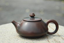 Load image into Gallery viewer, 80ml Shipiao Nixing Teapot 坭兴石瓢壶 by Zhou Yujiao
