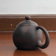 Load image into Gallery viewer, 110ml Dragon Egg (LongDan) Nixing Teapot by Zhou Yujiao