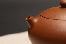 Load image into Gallery viewer, Zhuni Dahongpao 朱泥大红袍 Xishi Yixing Teapot, 100ml