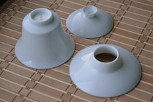 Load image into Gallery viewer, 90ml Little Horseshoe Tianbai Jingdezhen Porcelain Gaiwan with Brown Rim