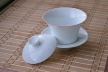 Load image into Gallery viewer, 90ml Little Horseshoe Tianbai Jingdezhen Porcelain Gaiwan with Brown Rim