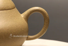 Load image into Gallery viewer, Lipini 梨皮泥 Pear Yixing Teapot, 140ml