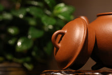 Load image into Gallery viewer, Zhuni Three Leg Shuiping Yixing Teapot 朱泥三足水平 150ml