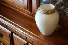 Load image into Gallery viewer, Tianbai Fencai Pattern Jingdezhen Porcelain Vase