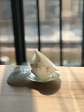 Load image into Gallery viewer, Bamboo Motif Youzhongcai Jingdezhen Porcelain Gaiwan, 110ml