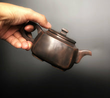 Load image into Gallery viewer, 260ml Square Nixing Teapot by Huang Fu Sheng