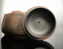 Load image into Gallery viewer, 260ml Square Nixing Teapot by Huang Fu Sheng