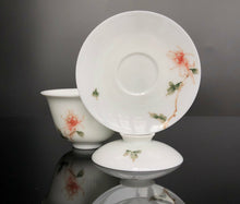 Load image into Gallery viewer, Autumn Chrysanthemum Youzhongcai Jingdezhen Porcelain Gaiwan, 110ml