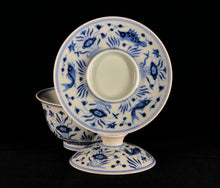 Load image into Gallery viewer, 176ml Fish and the Sea Qinghua Fanggu Jingdezhen Porcelain Gaiwan