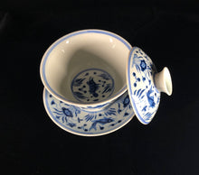 Load image into Gallery viewer, 176ml Fish and the Sea Qinghua Fanggu Jingdezhen Porcelain Gaiwan