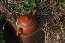 Load image into Gallery viewer, Zhuni 朱泥 Shuiping Yixing Teapot with Diancai Painting, 145ml