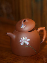 Load image into Gallery viewer, Zhuni Qinquan Yixing Teapot with Diancai Flower and butterfly, 点彩朱泥秦权壶, 160ml