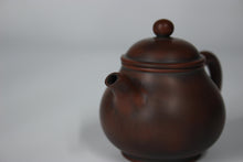 Load image into Gallery viewer, 115ml Lixing Nixing Teapot by Zhou Yujiao
