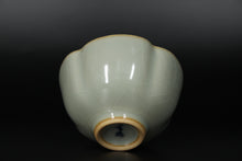 Load image into Gallery viewer, 86ml Five Lobed Ruyao Sky Blue 天青 Tea Cup