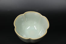 Load image into Gallery viewer, 86ml Five Lobed Ruyao Sky Blue 天青 Tea Cup
