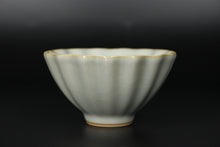 Load image into Gallery viewer, 76ml Scalloped Ruyao Sky Blue 天青 Tea Cup
