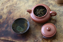 Load image into Gallery viewer, Zhuni 朱泥 Fanggu Yixing Teapot, 200ml