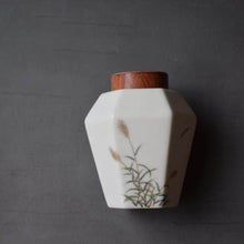 Load image into Gallery viewer, Reeds Motif Hexagon Blanc de Chine Porcelain Tea Caddy (Wooden Lid), 450ml