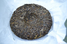 Load image into Gallery viewer, 2019 Spring HJL of Taiwan FENGSHAN LINCANG Ancient Tree Raw Pu&#39;er Tea Cake
