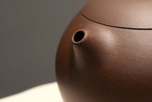 Load image into Gallery viewer, Dicaoqing 底槽青 Xishi Yixing Teapot, 180ml