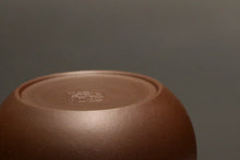 Load image into Gallery viewer, Dicaoqing 底槽青 Xishi Yixing Teapot, 180ml